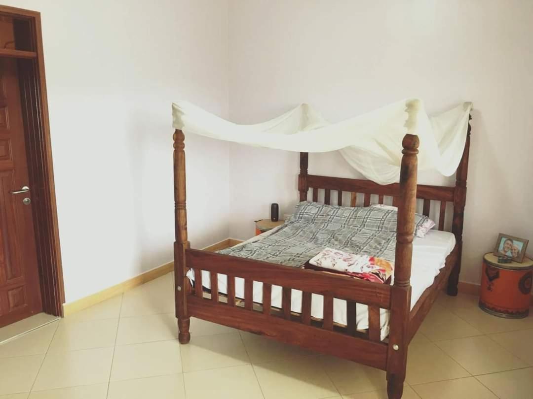 , Acacia Area Apartment